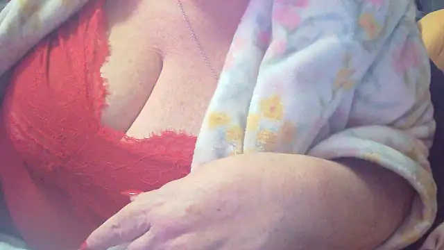 Playful_MILF_Demi webcam