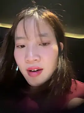 美女littleqiu在线直播