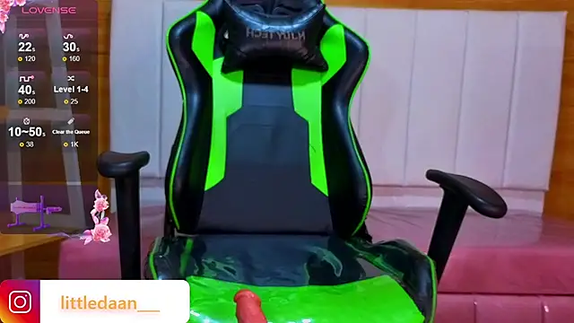 Abril_Velvet_a_ webcam