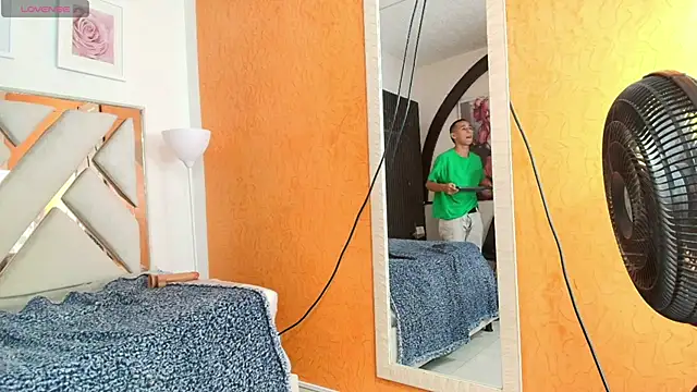 antonella_and_thiago - Antonella_And_Thiago's free webcam - UK Sex Cams