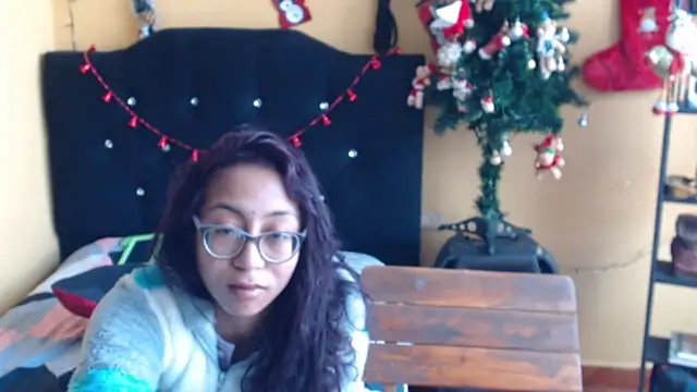 Violet_And_Smith webcam