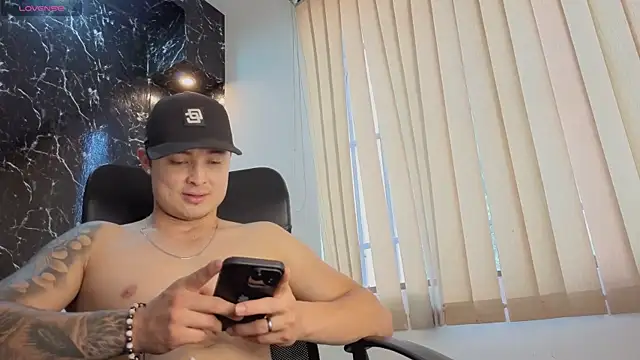 Alexander_ferre webcam