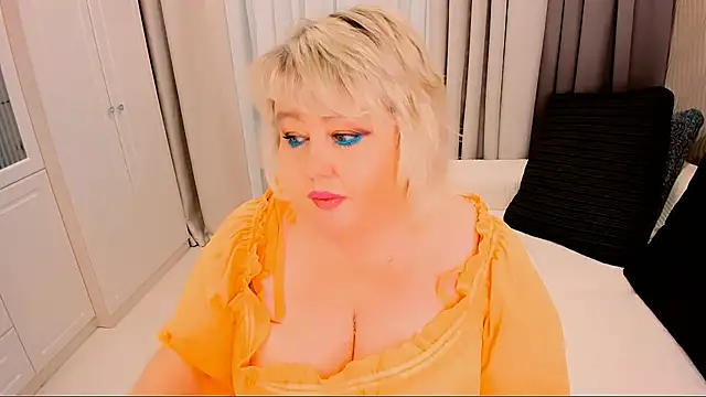 BIGTITSBBW webcam