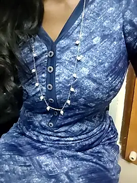 Webcam Model (Tamilmallu-duskygirl03)  is live.Free join now!