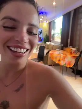 Rafaellaz's live cam