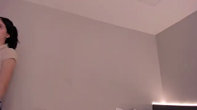 sara__jones_gh webcam