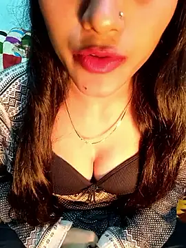 Webcam Model (Yours-Zeenat)  is live.Free join now!