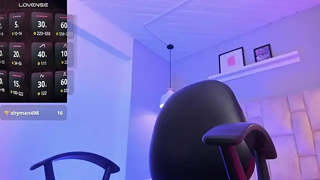 Lucy_Williiams webcam