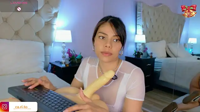 CarolineNasty webcam