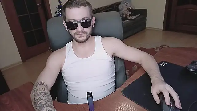 333Alone_in_theDark777 webcam