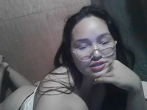 yummy_jyra02167 webcam