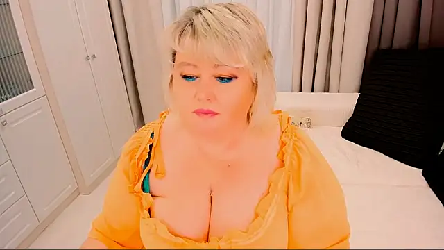 BIGTITSBBW webcam