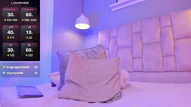 Lucy_Williiams webcam