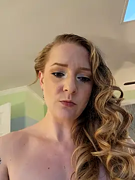 Webcam Model (_Karizma_)  is live.Free join now!