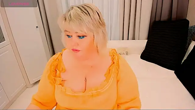 BIGTITSBBW webcam