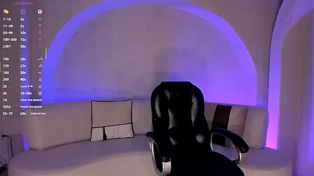 LizzHamilton__ webcam