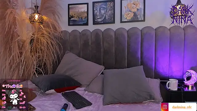 Dark_nina_ webcam