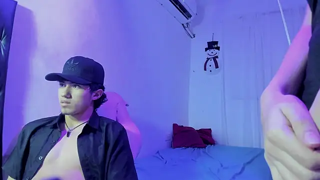 Laura_and_Kevin webcam