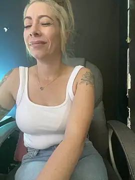 viktoria_davis_ webcam