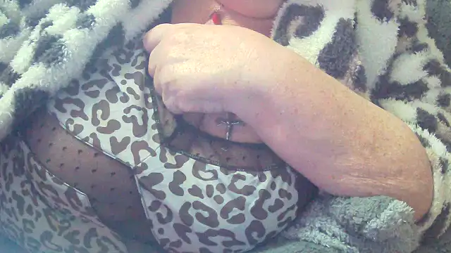 Playful_MILF_Demi webcam