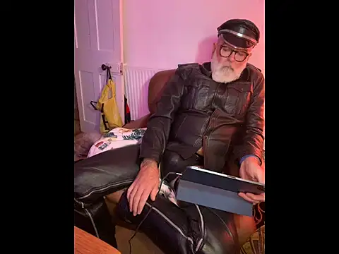 LeatherSdaddy webcam