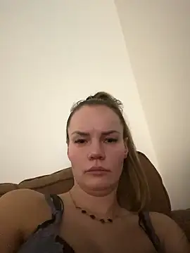 Cutebrowneyes_ webcam