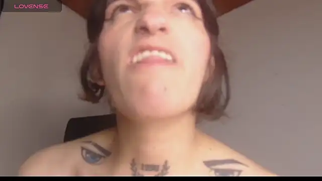 Scarlett_crastrawberry webcam