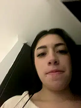 Webcam Model (luna_ef_)  is live.Free join now!