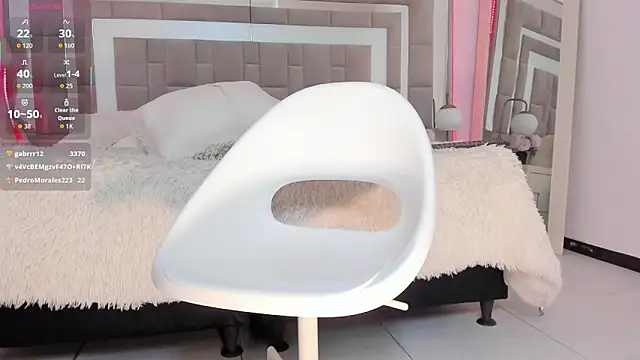 nicolle_foxy (F young) - PLUG ANAL 🍑🔥Fuck machine