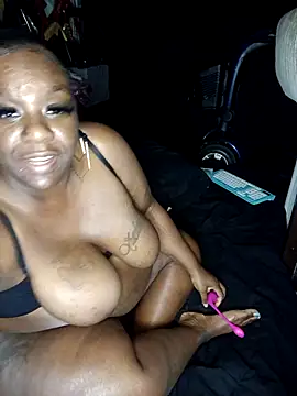 Webcam Model (Thickkemzz41)  is live.Free join now!