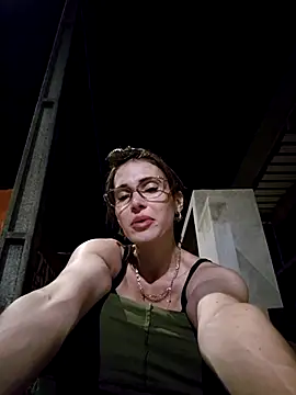 Irresistible24 webcam