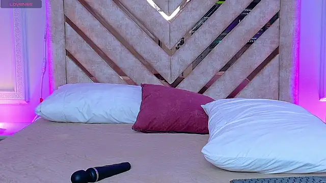 Martina-Roberts- webcam