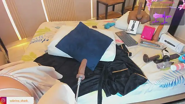 sabrina_shark_ webcam