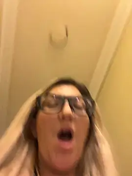 LittleMissEeve webcam