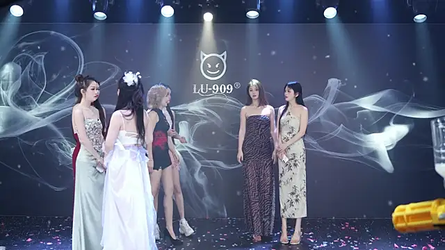 美女LU-909在线直播