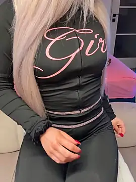 Holly-Glamour webcam