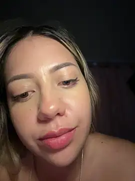 Webcam Model (MissCat_)  is live.Free join now!