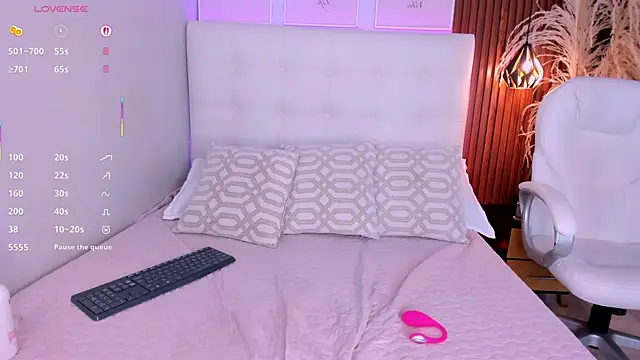 susie_thomsonn webcam