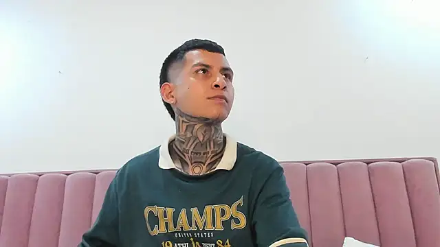 Andrew_sanders68 webcam