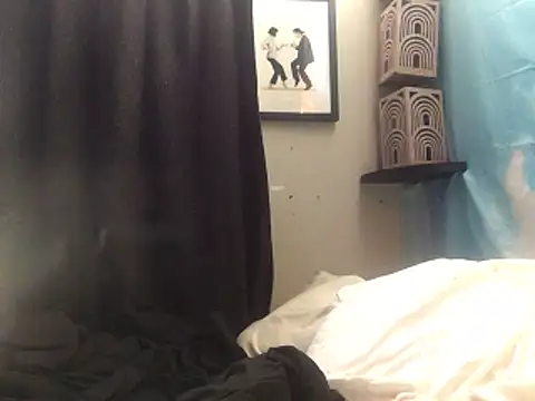 Thickwhitetight webcam