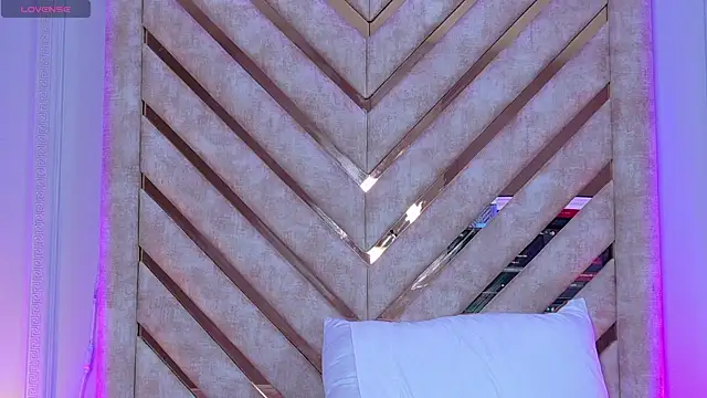 Martina-Roberts- webcam