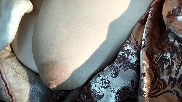 AngelwithEcup webcam