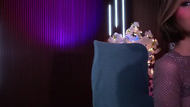 xxforyoureyesonlyxx webcam