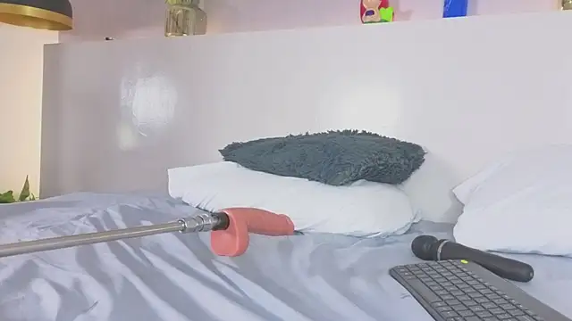 Scarlett_grey1 webcam