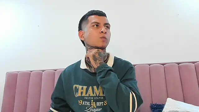 Andrew_sanders68 webcam