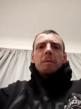 CrookedBunk3527 webcam