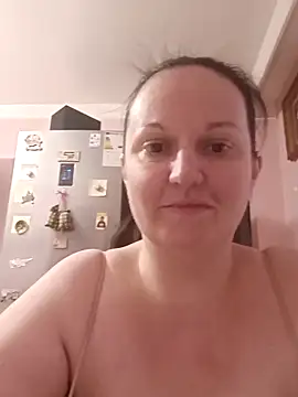 BustyLadyAlma webcam