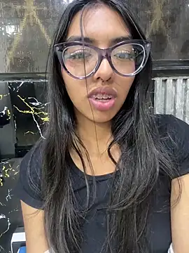 Webcam Model (Sapphire_01)  is live.Free join now!