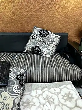 iampriyaaa15 - Iampriyaaa15's free webcam