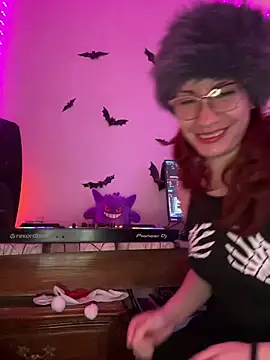 Nina-Chick777 webcam